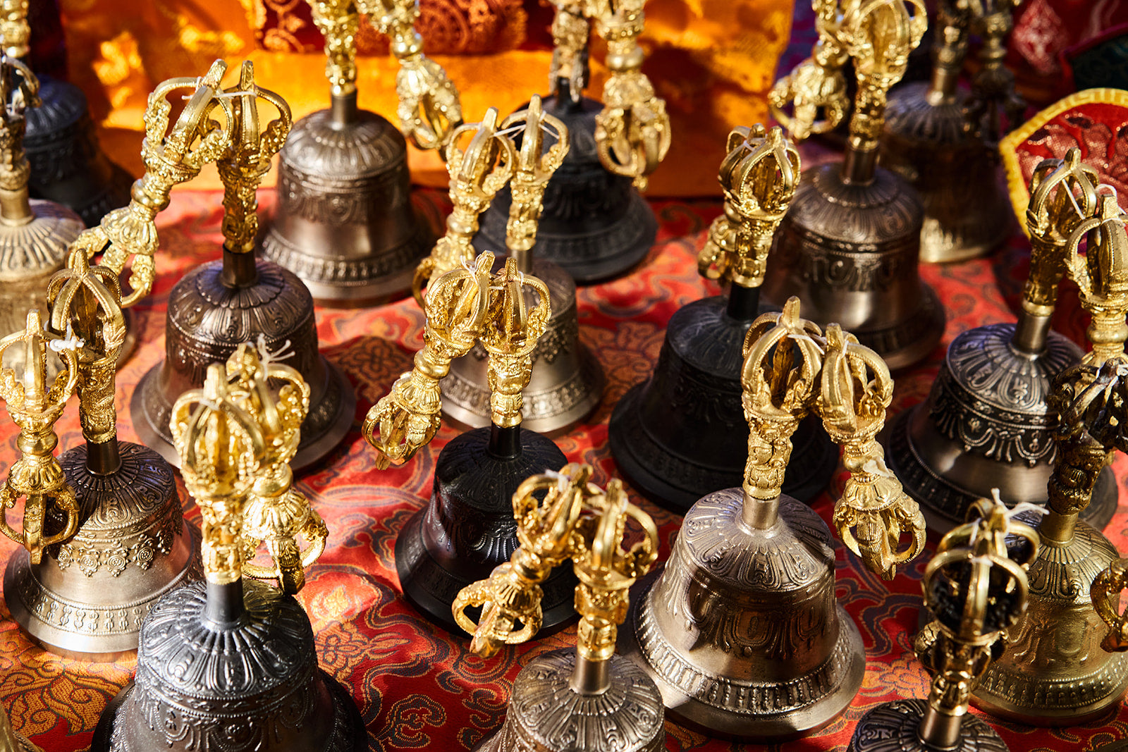 Gerrit Vajra Storage Bag Vajra Bell Holder Meditation Bell Storage Bag Pouch For Vajra Bell Religious Vajra Bell Pouch Storage Bags Temple Bell Bag Instrument Bell Shaped Brocade Red