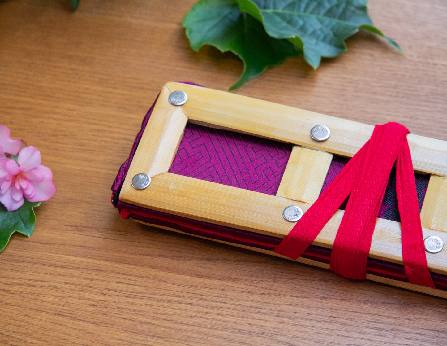 Bamboo Pecha Support / Small