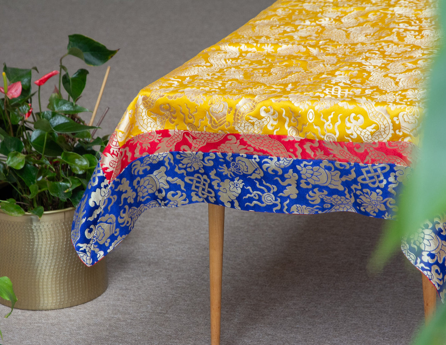 Rectangular Brocade Cloth – 98 x 171cm