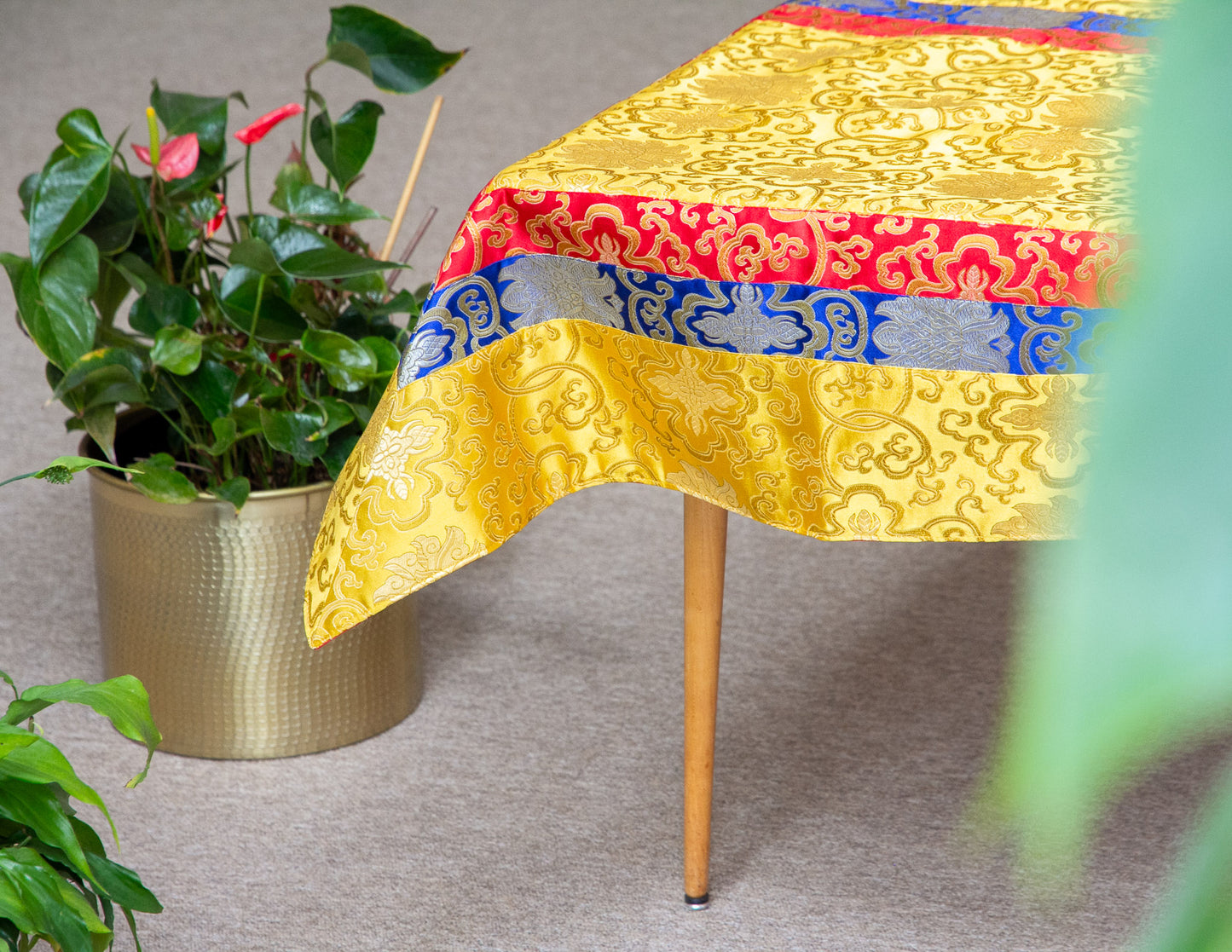 Square Brocade Cloth – 82 x 82cm