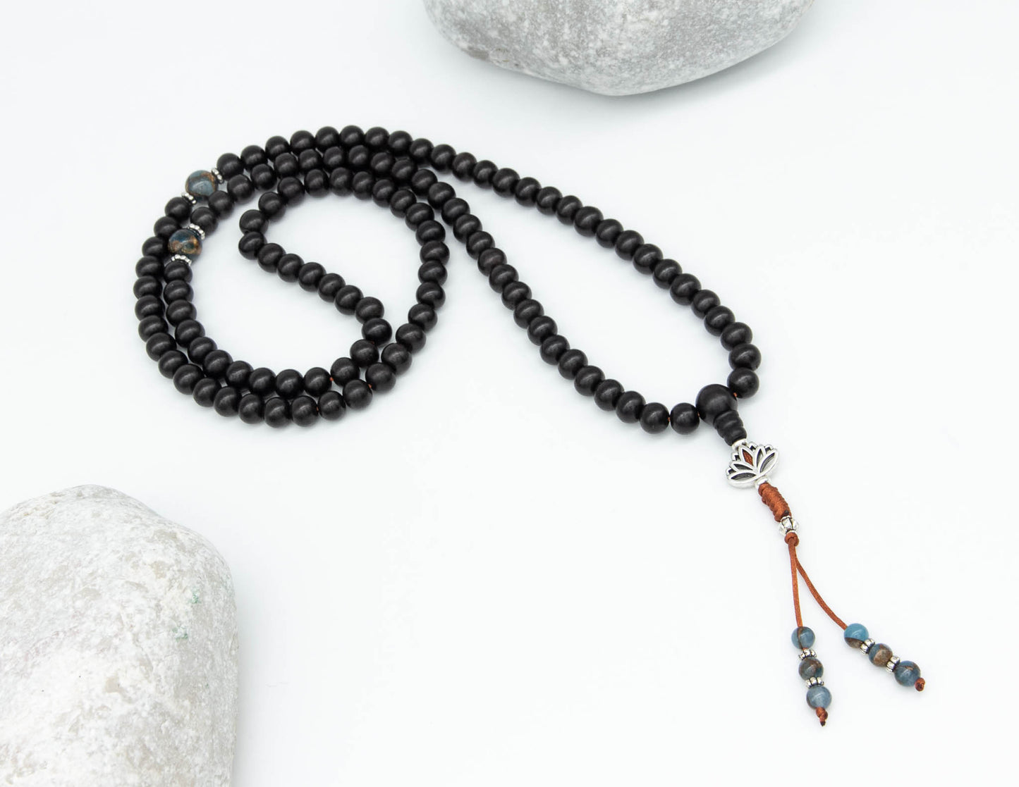 Schwarzes Rosenholz-Mala mit Erdperlen – 9 mm