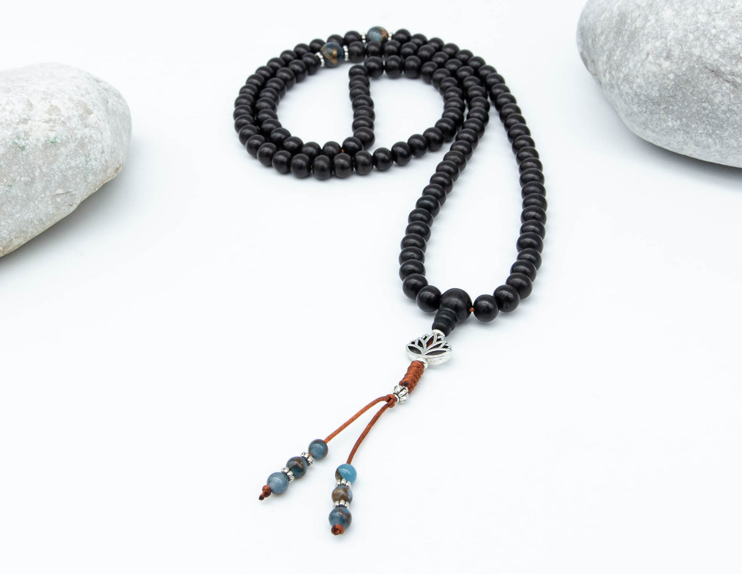 Schwarzes Rosenholz-Mala mit Erdperlen – 9 mm