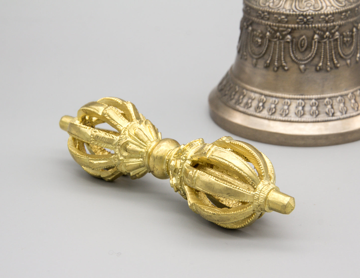 9-zackige Glocke & Dorje mit Goldkontrast II – Ani