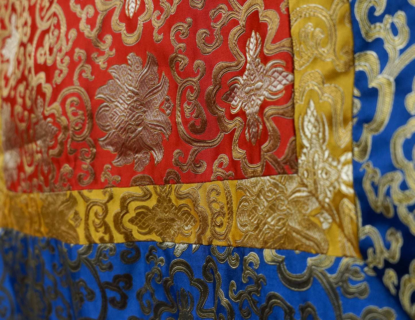 Square Brocade Cloth – Classic