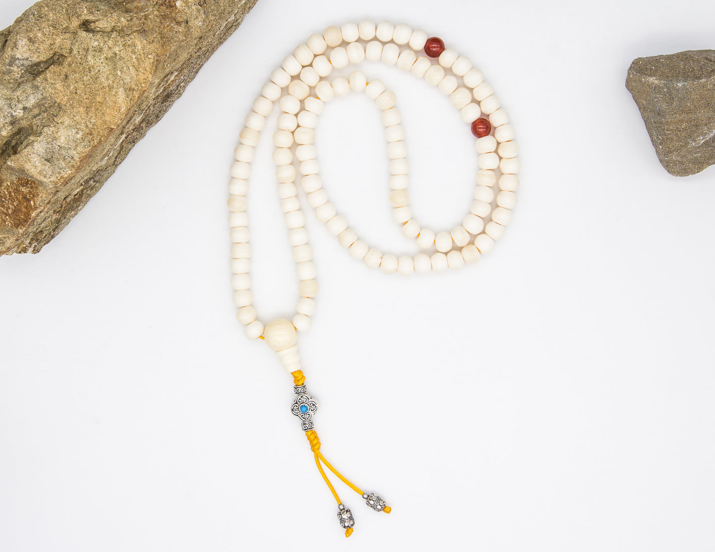 Mala de hueso y cornalina – 8 mm