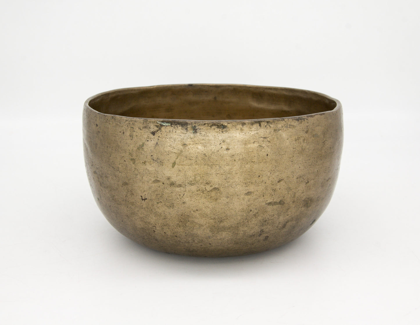 Handcrafted Singing Bowl – 16.5cm C tone