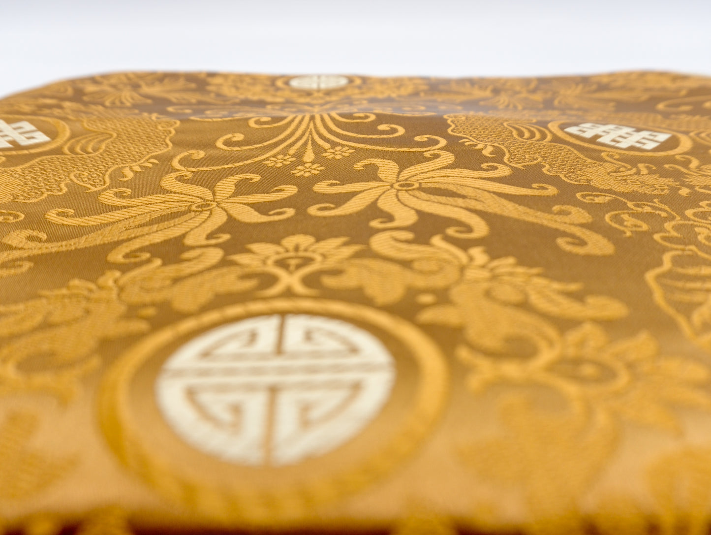 Square Brocade – Gold Center 90x90 cm