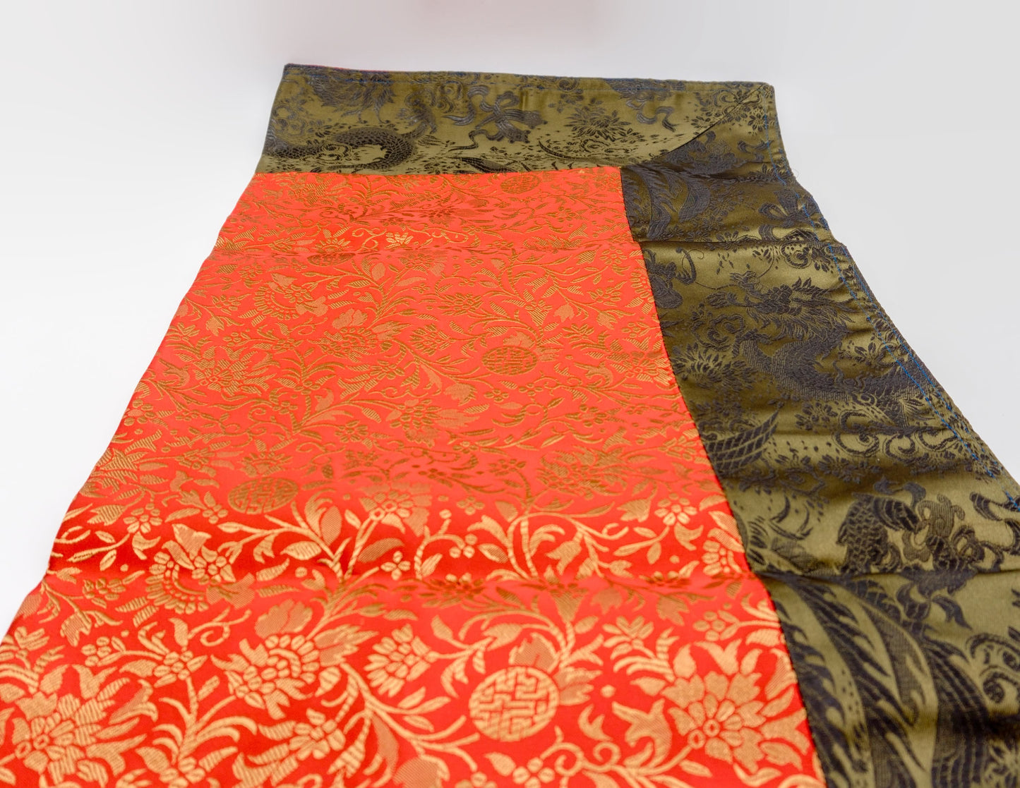 Square Brocade Red with Olive Green Border 64x64 cm