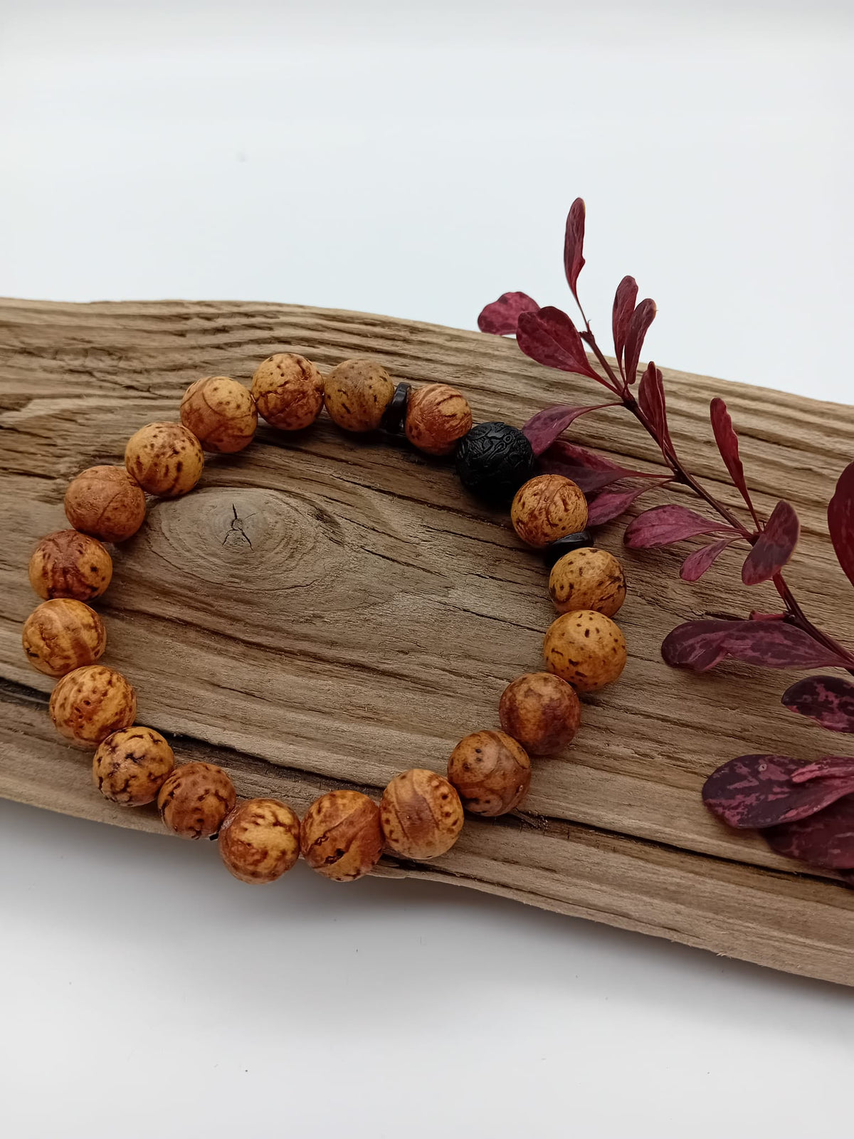 POS Bodhiseed wood & Black Carved Wood 10 mm Bracelet