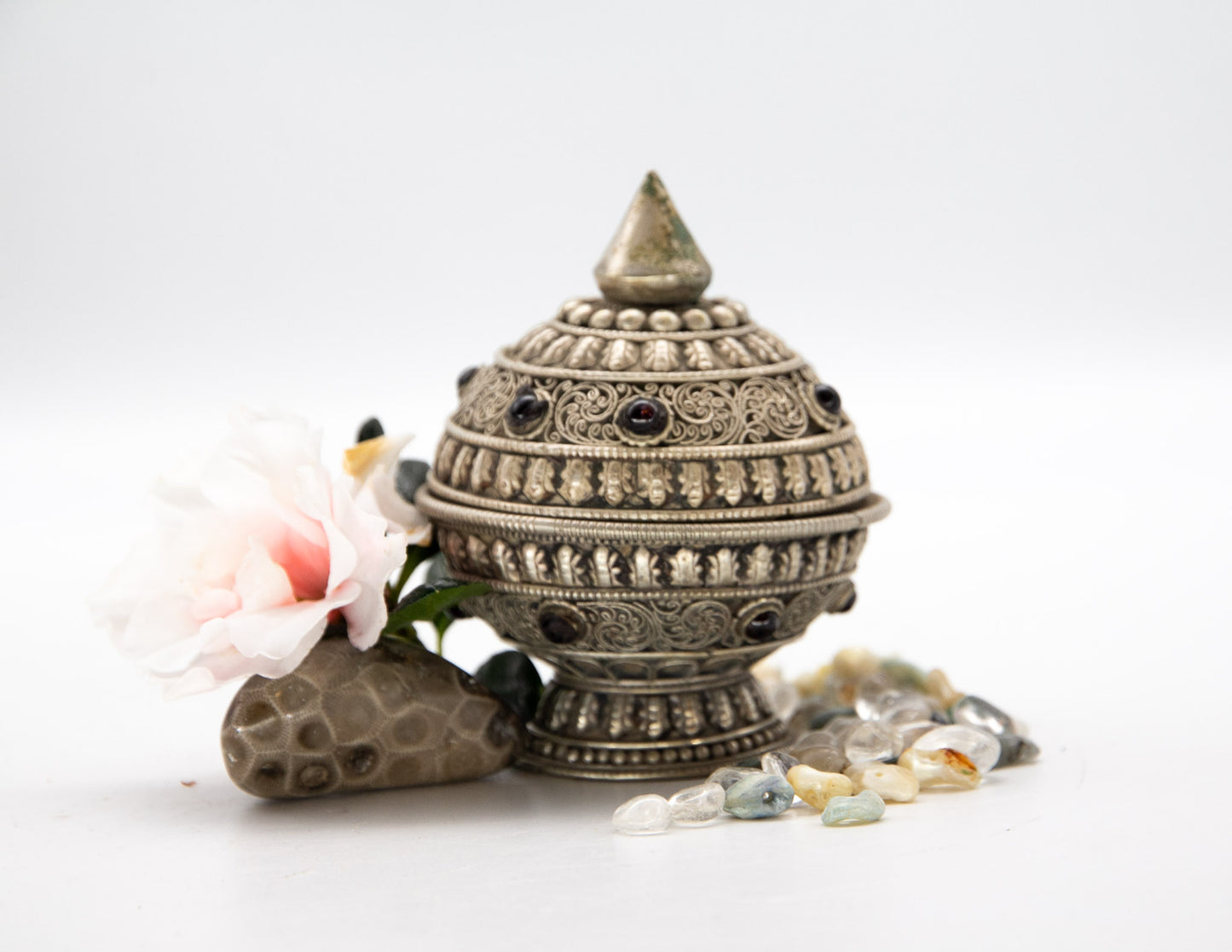 Silberner Reisbehälter