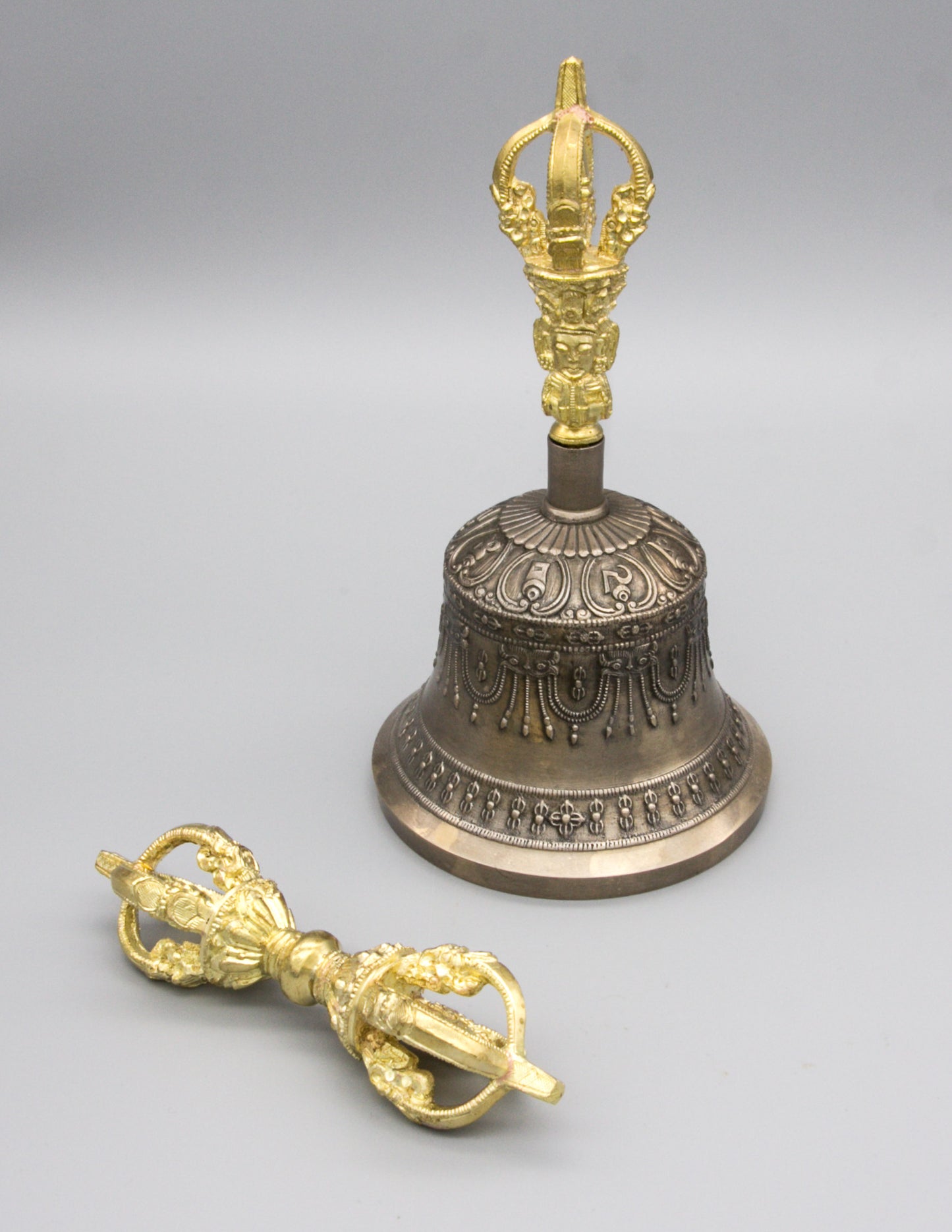 Fine Quality Bell & Dorje with Gold Contrast III – Standard