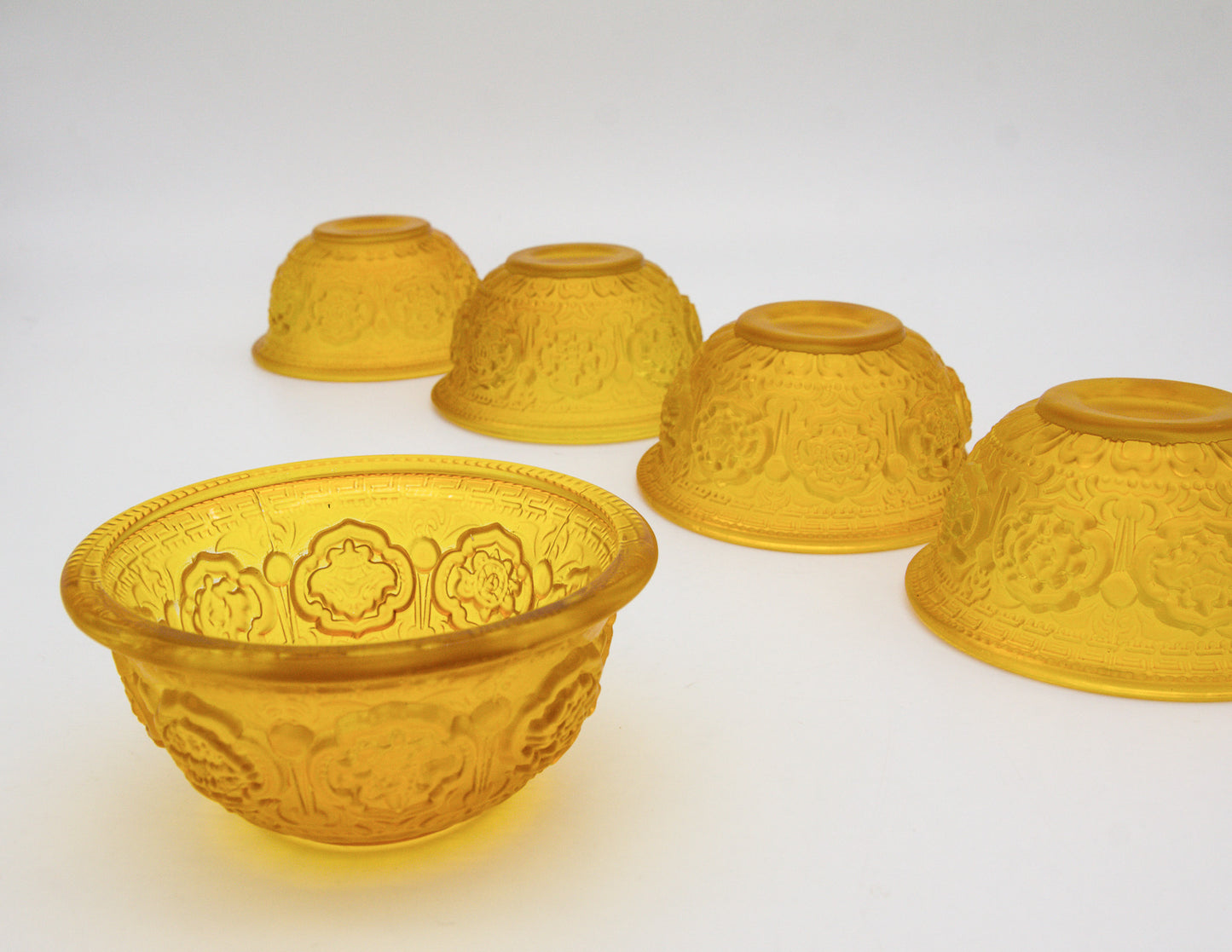 Set Opferschale mit verheißungsvollen Symbolen, gelbes Glas - 10 cm