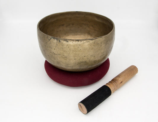Handcrafted Singing Bowl – 16.5cm C tone
