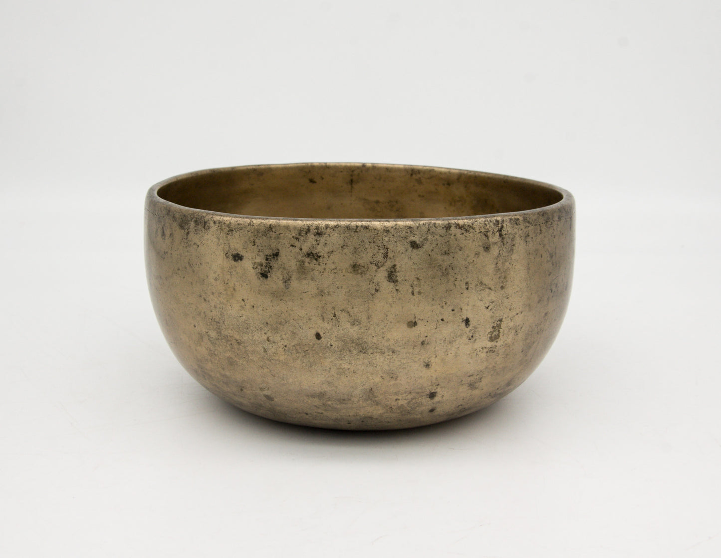 Handcrafted Singing Bowl – 15.5cm E tone