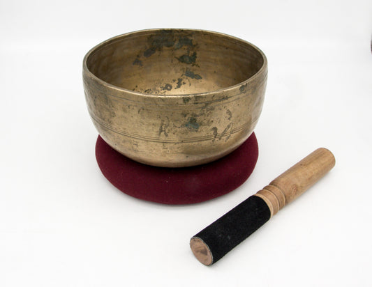 Handcrafted Singing Bowl – 16cm C tone