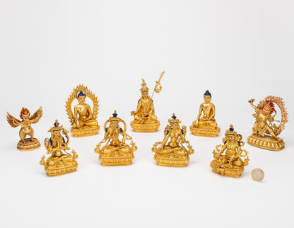 Kleine Goldene Gottheiten-Statuen